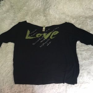 black 3/4 sleeves shirt